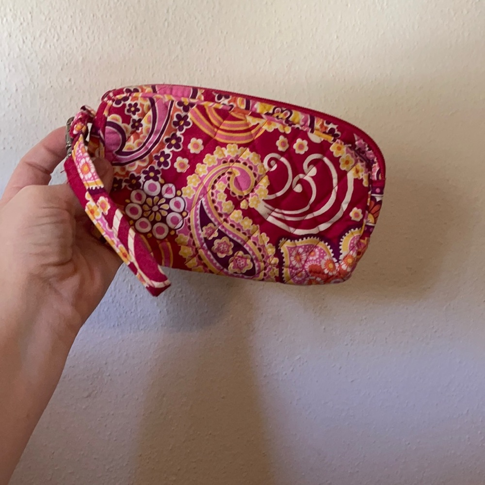 Very Bradley wristlet, retired Raspberry Fizz pattern